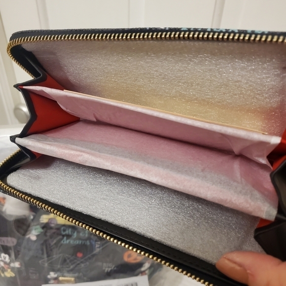 NWT Disney Dooney & Bourke Mickie & Minnie New York City Zip Satchel, Wa… - Picture 6 of 10